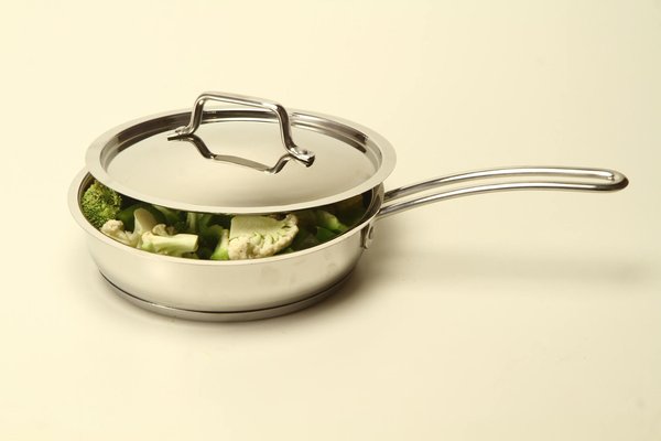 Key features to consider when choosing a digital meat thermometer for flawless smoked meat